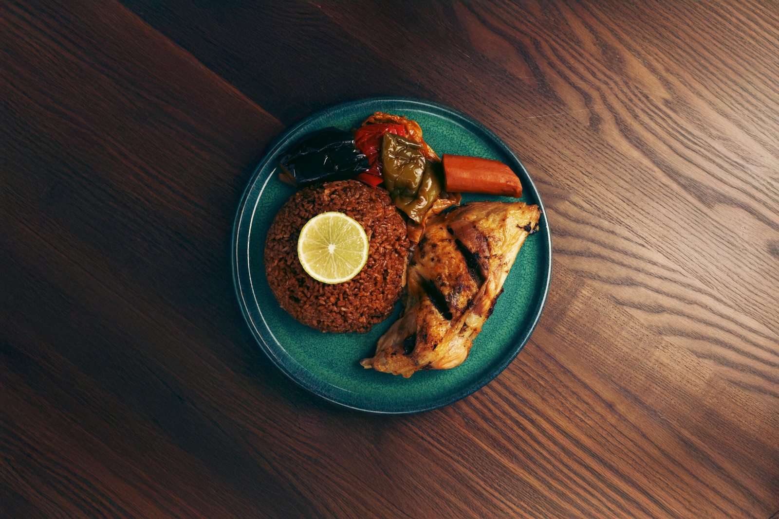 Le thiep poulet de Dunk & Food, servi dans son assiette céramique